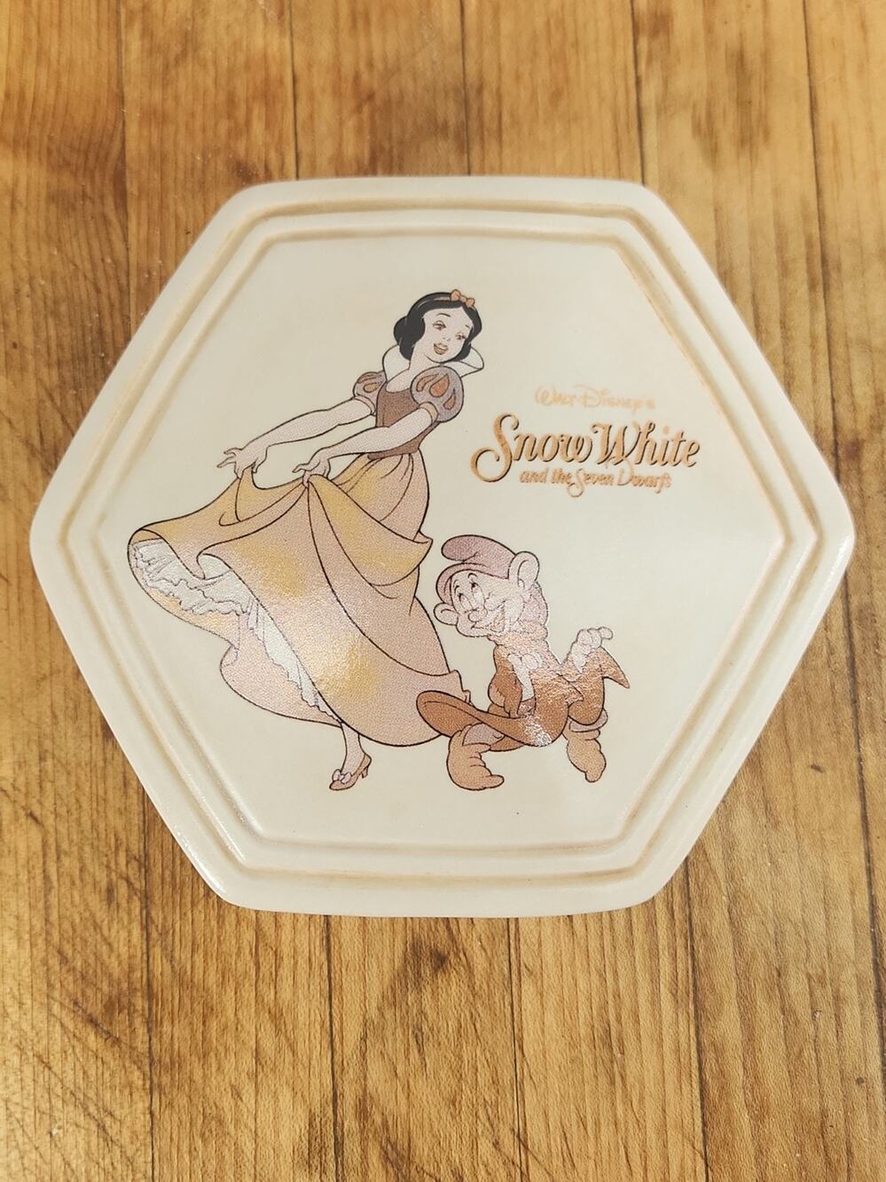 Disney Snow White 70th Anniversary 2007 Cast Member Exclusive Trinket Box